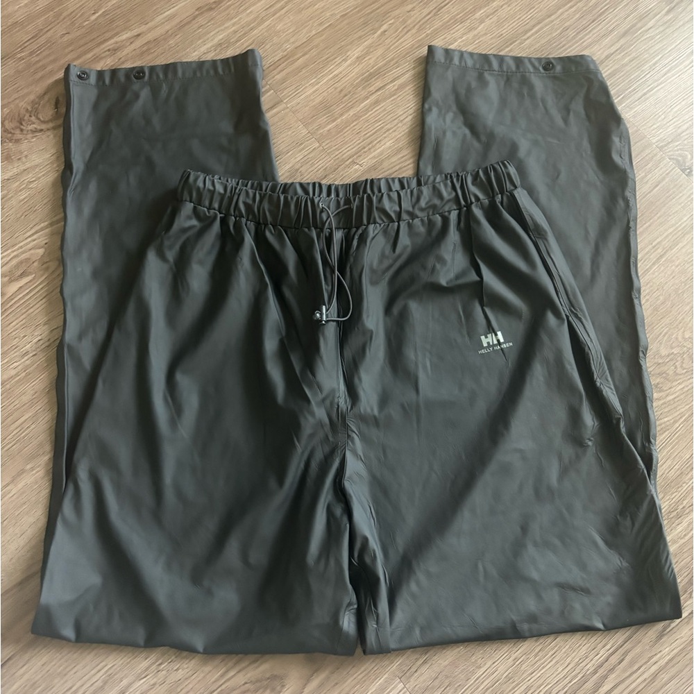 Helly Hansen Waterproof snow/rain Pants Large Black